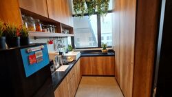 Hexacube (D14), Office #452374031